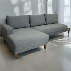 Sofá com Chaise 2,90m Chenile Linho Cinza Firenze – RONDOMÓVEIS