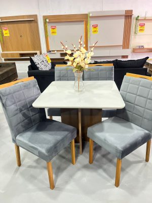 Mesa de Jantar Moscou Quina Boleada C/ 4 Cadeiras em Madeira Maciça